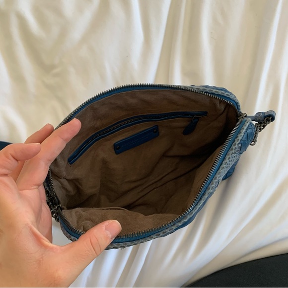 BOTTEGA VENETA Blue Leather Python Trimmed Intrecciato Crossbody Bag - Picture 9 of 14